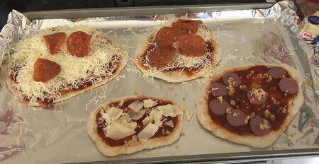 mini-pizzas.jpg